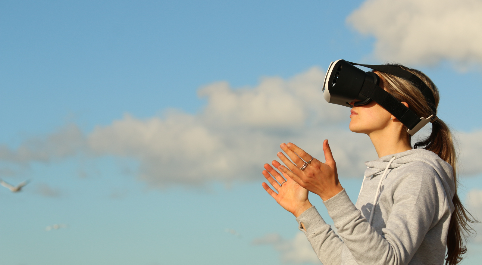 The Psychology of Virtual Reality: How It Affects Our Emotions and Behavior